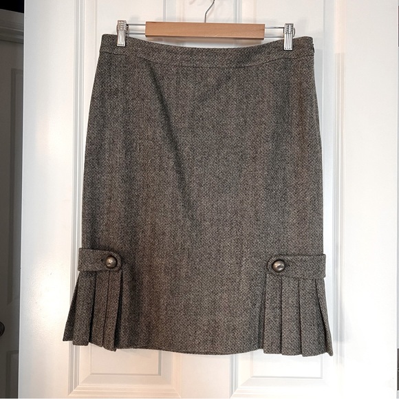 Tweed a_line skirt with ruffle’s. - Picture 1 of 8